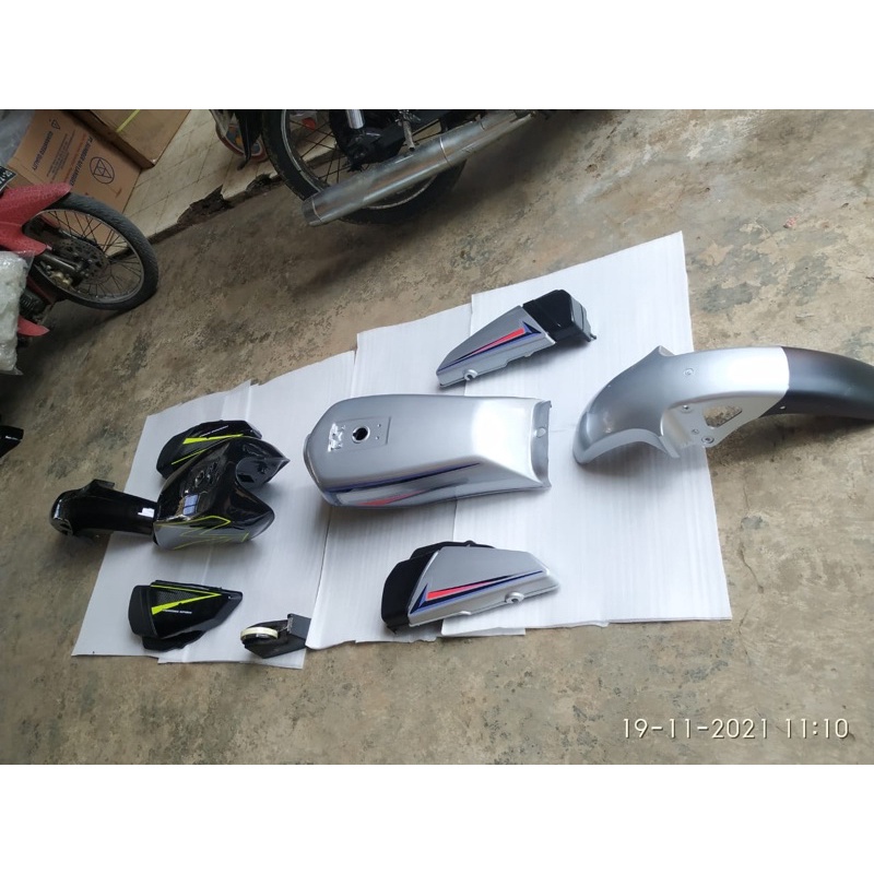 BODY BODI SET MOTOR RX KING WARNA SILVER TAHUN 2001