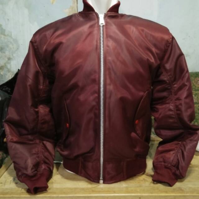 jaket bomber maroon