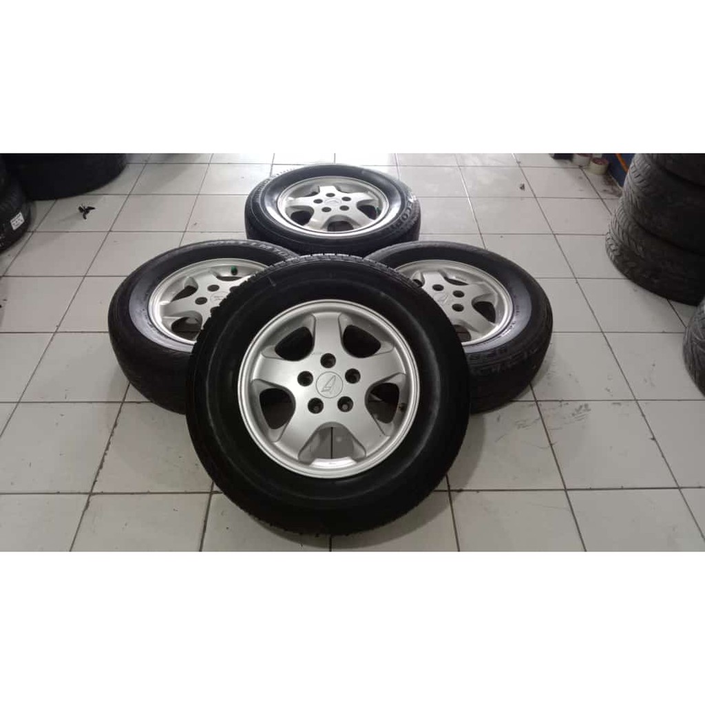 Pelek-Velg Oem Mobil Bekas Taruna Ring 15 Pcd 5x114 Plus Ban
