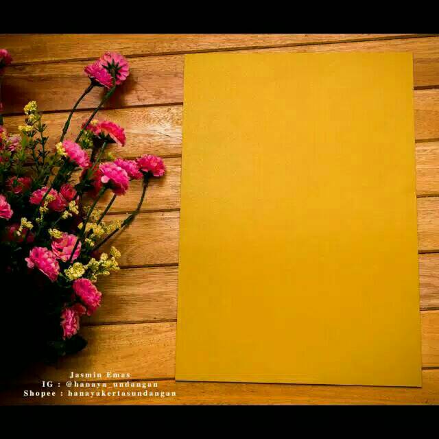 

Kertas jasmine gold (jasmin emas) plano 79x109 cm