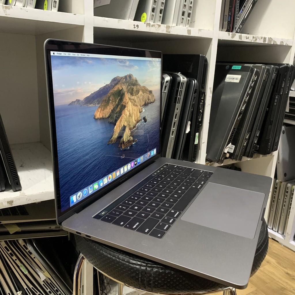 MacBook Pro 15 inch Touchbar 2018 Core i7 2.2GHz Ram 16 GB Ssd 256 GB SECOND