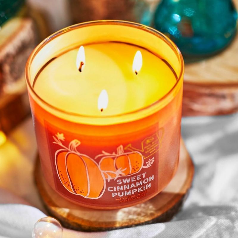 BATH AND BODY WORKS BBW SWEET CINNAMON PUMPKIN 3 WICK CANDLE 411 G