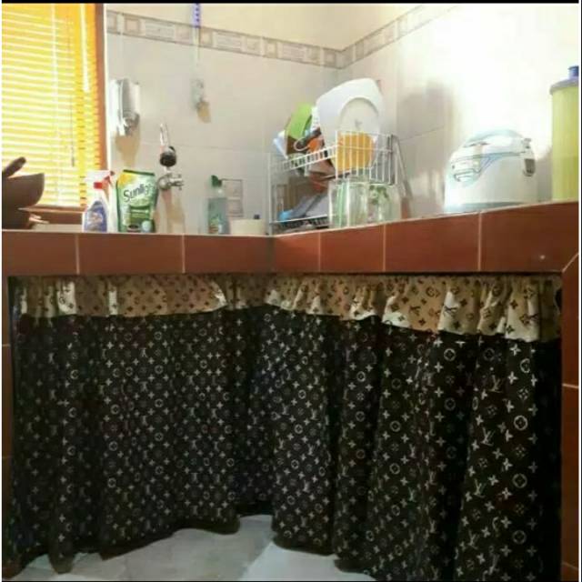 Gorden kolong dapur poni