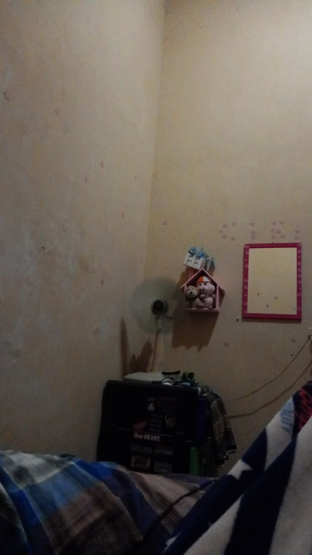 Hem Motif Daun Surfing