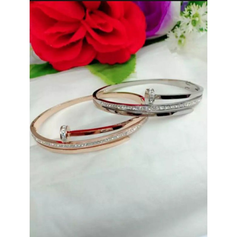 Gelang titanium wanita model paku original