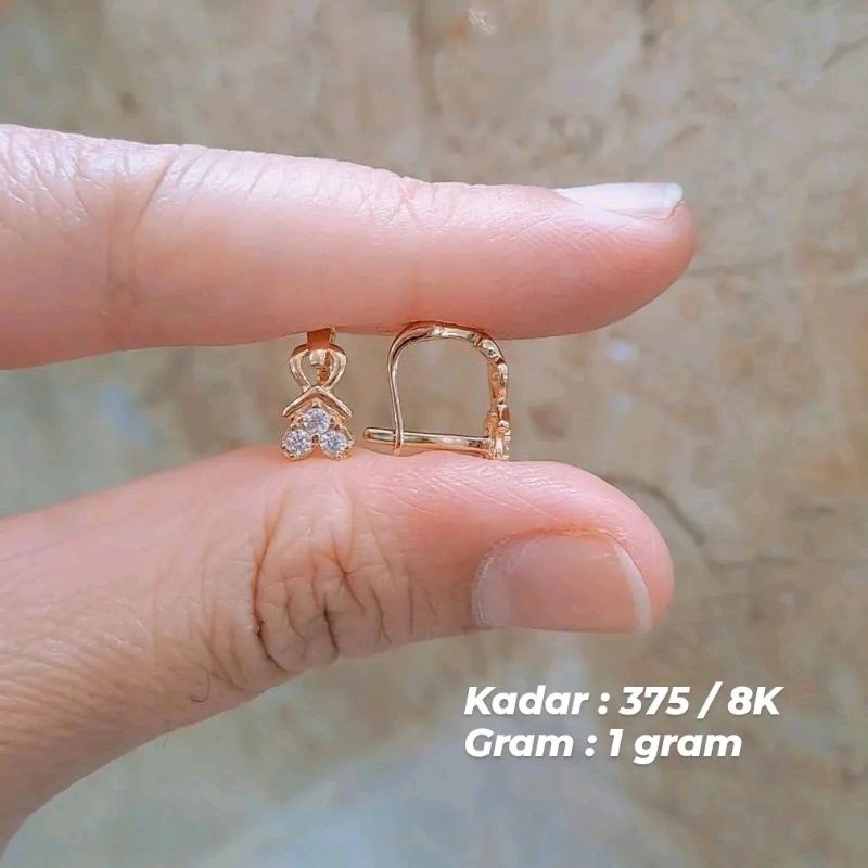 Anting Jepit Ukir Love + Permata Putih