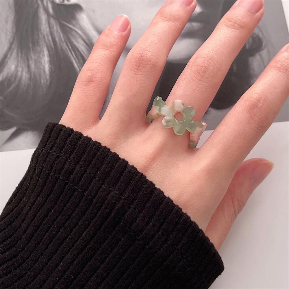 Mxbeauty Resin Cincin Terbuka Tren Minimalis Manis Berongga Bunga Akrilik Gadis Gaya Korea Rings