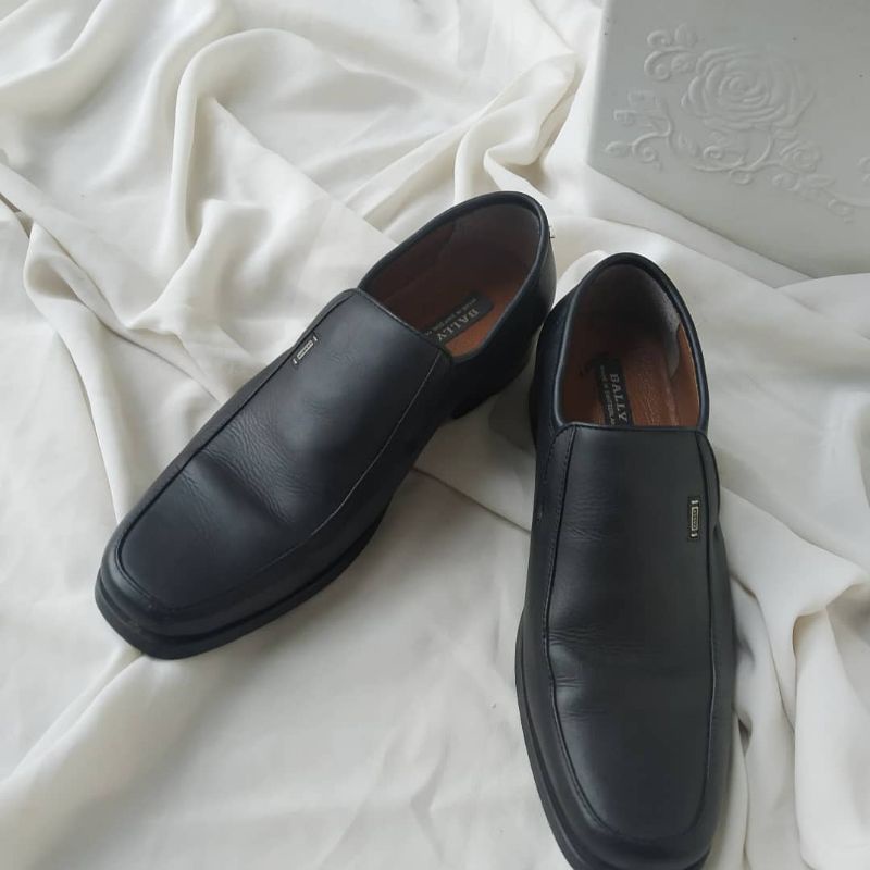Sepatu Pantofel Kulit Bally Hitam Original Preloved Bekas Second Like New Ukuran 43 bisa NEGO