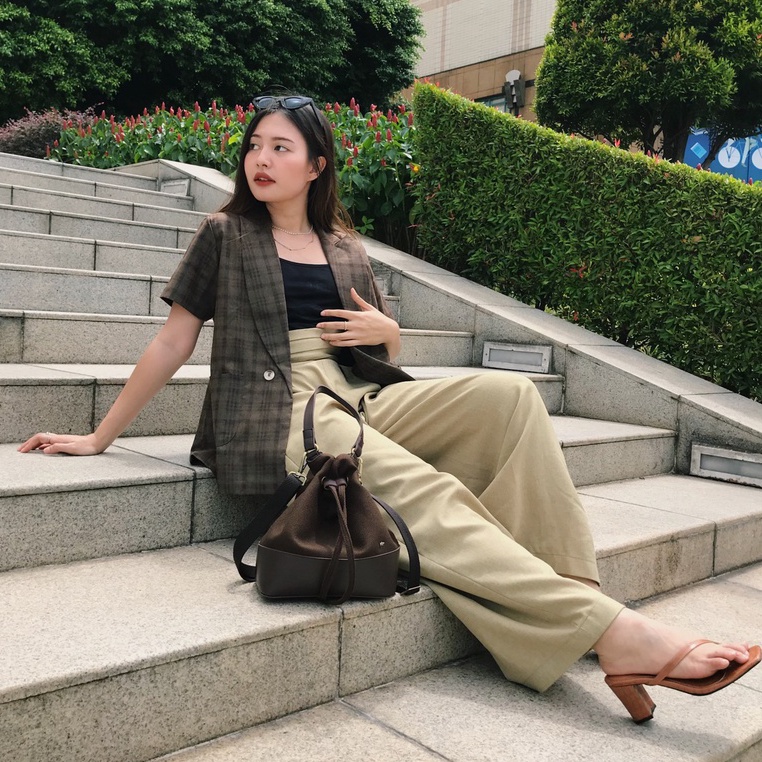 Baju kerja wanita lengan pendek Vio blazer kotak-kotak itsarbre