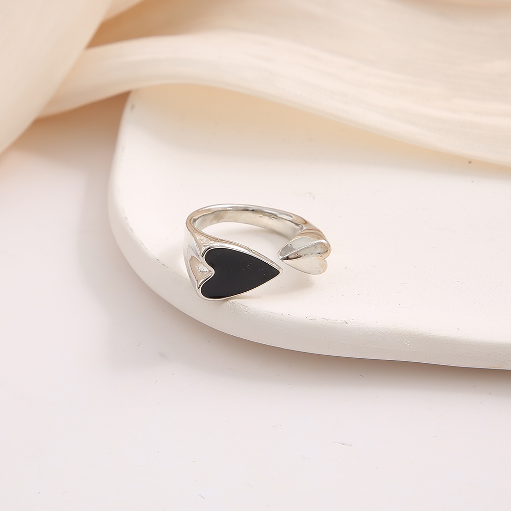 Cincin Model Terbuka Desain Hati Warna Hitam Bahan Silver Untuk Wanita