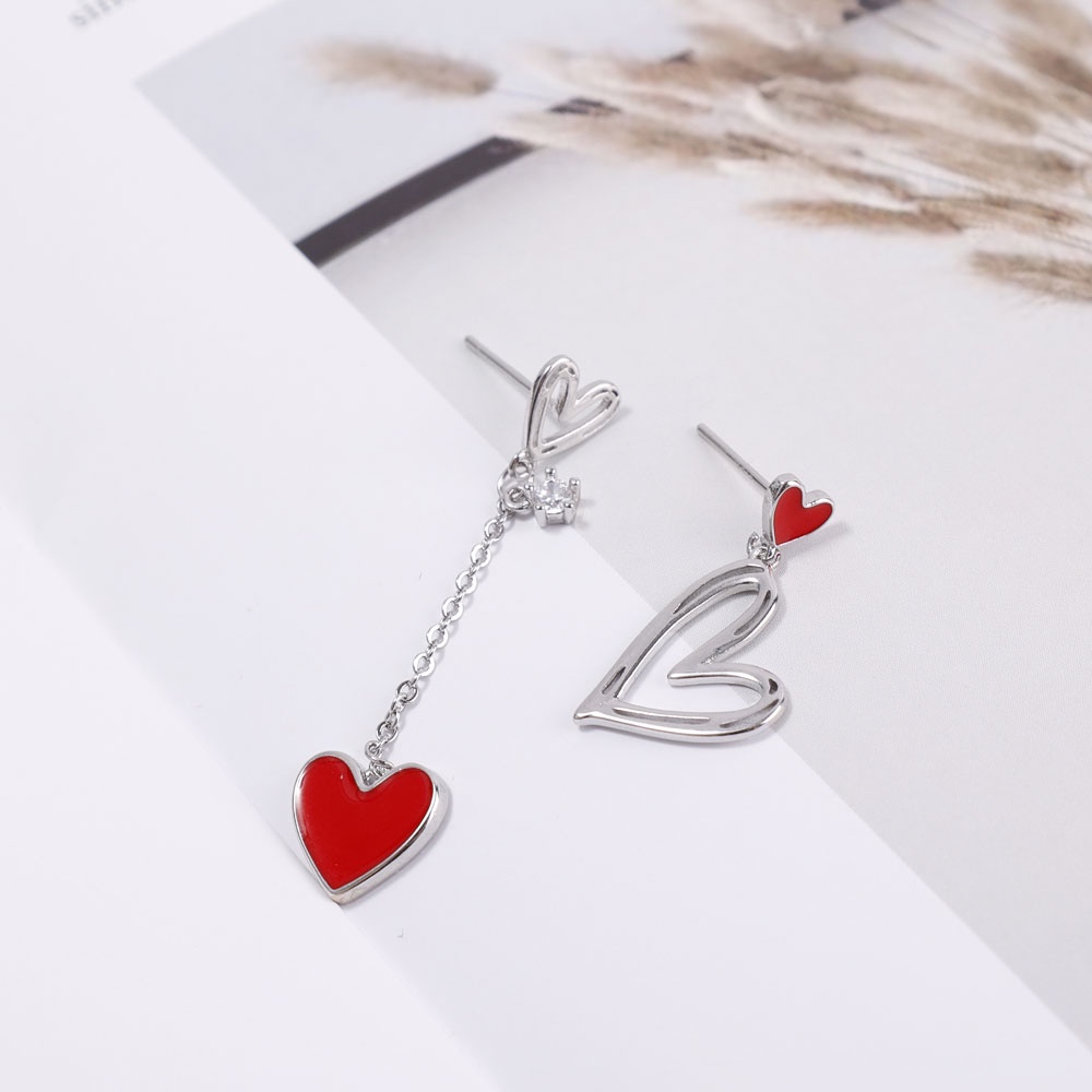 1 Pasang Anting Stud 925 Silver Needle Bentuk Hati Asimetris Warna Merah Untuk Wanita