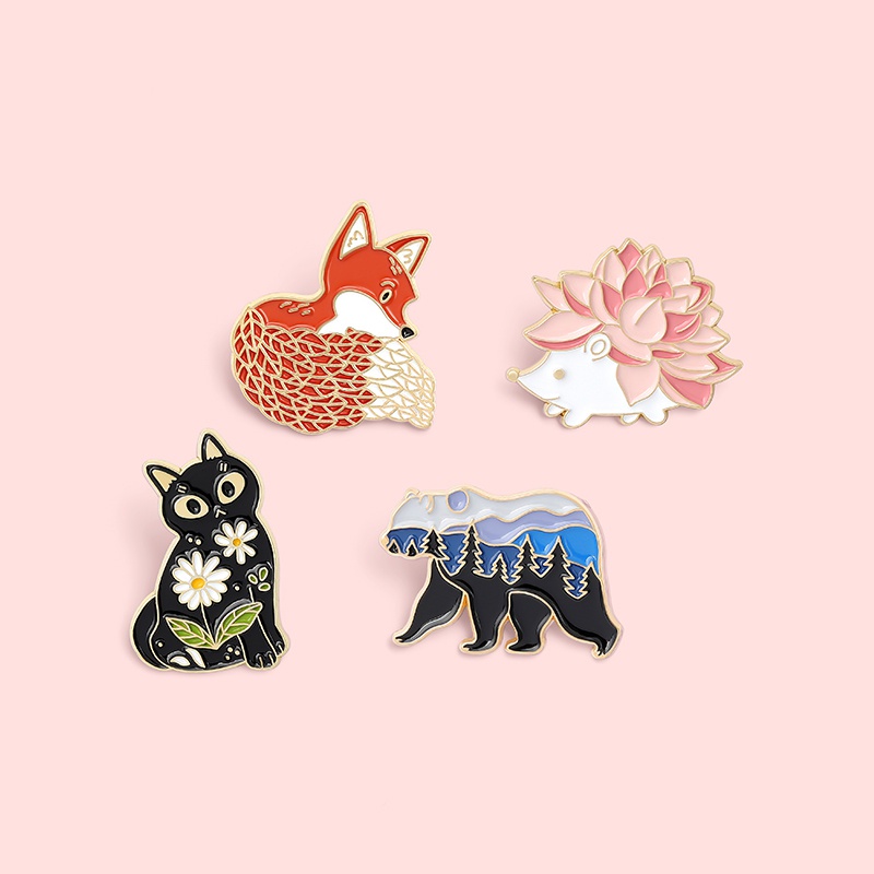 Bros Pin Enamel Bentuk Landak / Kucing / Rubah Untuk Hadiah Teman