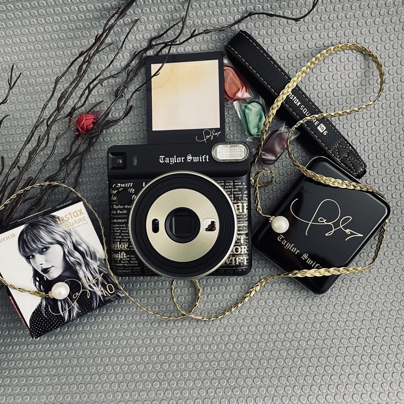 FUJIFILM Instax Square SQ 6 Taylor swift