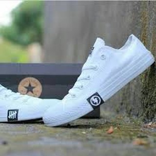  Sepatu  Converse All Stars Chuck Taylor Tali  Abu  Pendek Abu  