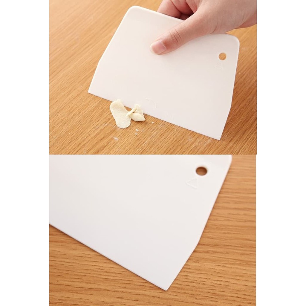 Pisau Plastik Pemotong Adonan Bakpao Roti / Dough Scraper Cutter