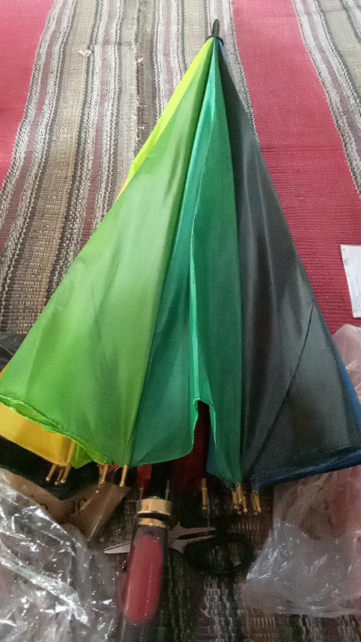 Payung Jumbo Pelangi