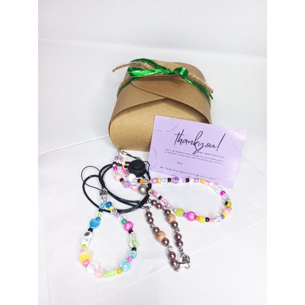 

Paket Hampers Tali masker,phonecharm,minicharm isi 3 pcs