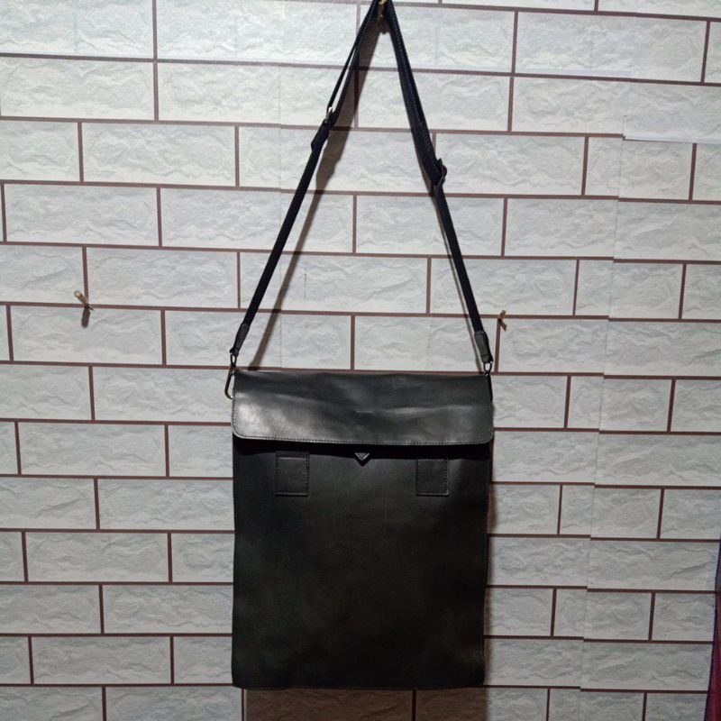 tas kantor kulit asli vonic   tas kerja pria   tas kantor pria   tote pria   tote kulit asli   tas l