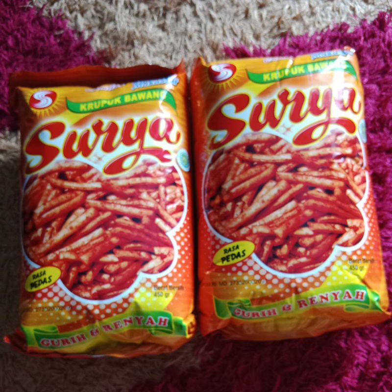 

krupuk bawang merk surya. ole²khas makassar.