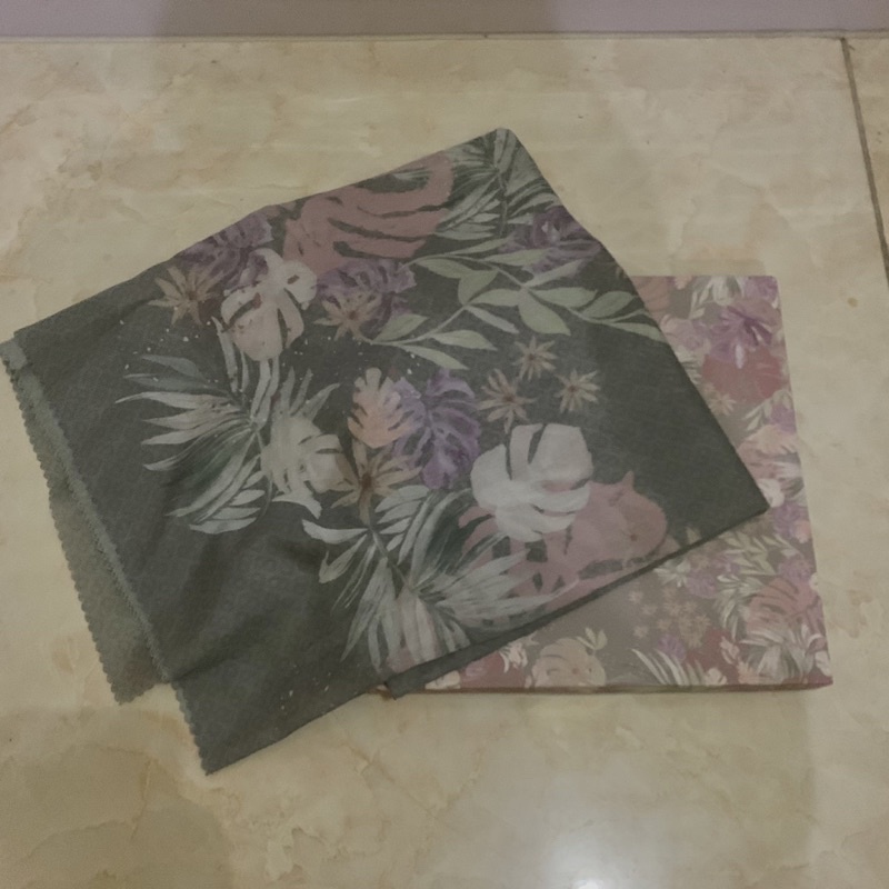 [ preloved ] Buttonscarves Tropicale Extended Vole Souare - Siena