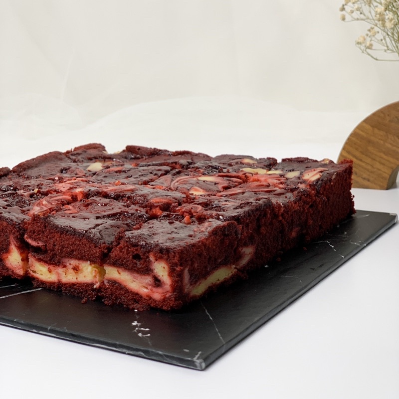 

FUDGY BROWNIES CREAM CHEESE | Original & Redvelvet