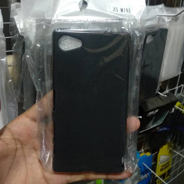 Silicon Softcase Hitam Matte Sony Xperia Z5 compact Z5 Mini docomo glaobal au