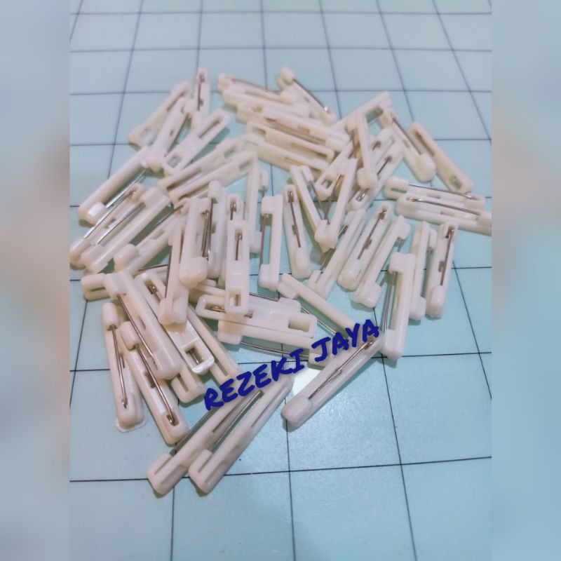 JARUM PENITI PLASTIK NAME TAG PENITI 3cm