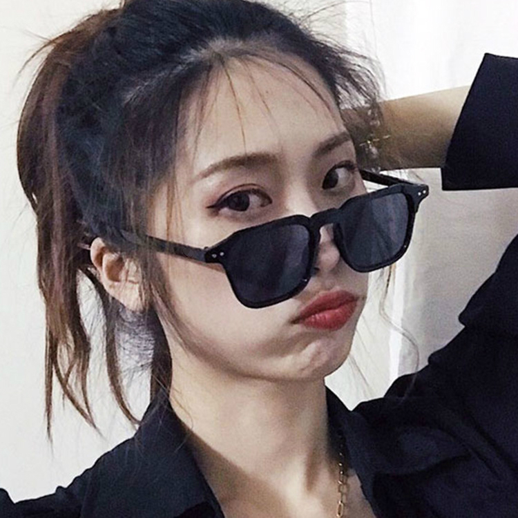 Retro Korean style small box personality European and American trendy sunglasses for men and women