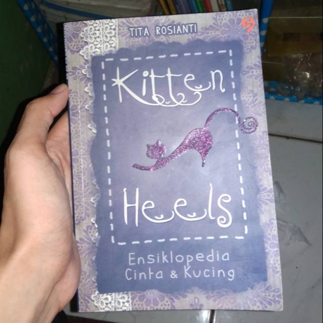 Preloved - Kitten Heels - Ensiklopedia Cinta & Kucing (Tita Rosianti)