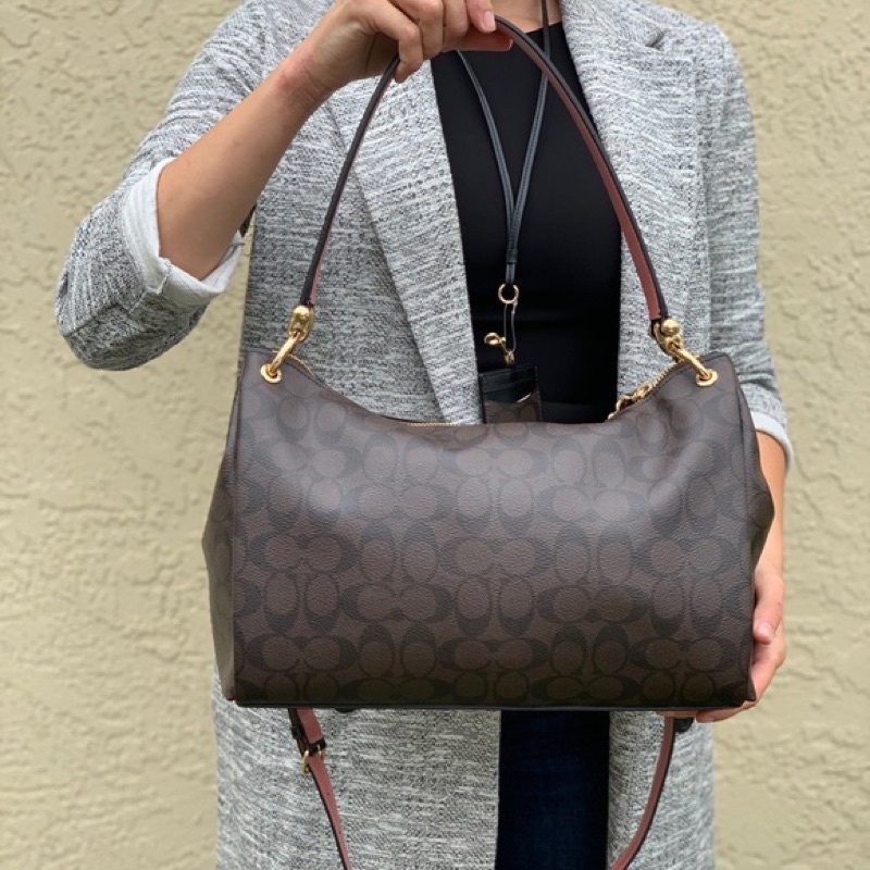 Coach Mia Shoulder Bag in Signature (C28967)