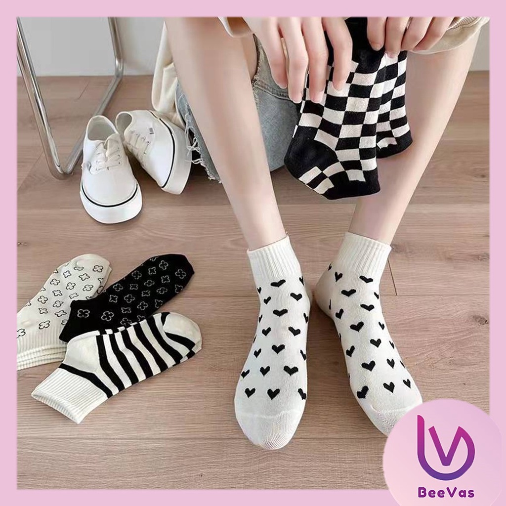 BV.ID KK812 Kaos Kaki Wanita Pria Pendek Unisex Semata Mata Kaki Ankle Motif Kotak-Kotak Garis hitam Putih Socks Korean