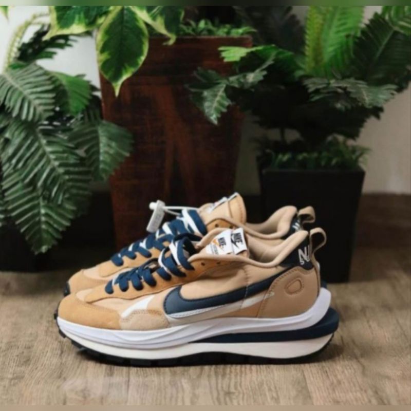 Sneakers Pria - Nike Man Sacai X Vapor Waffle Sesame Blue Void