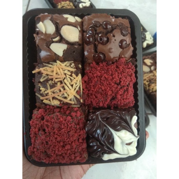 

mini box fudgy brownies