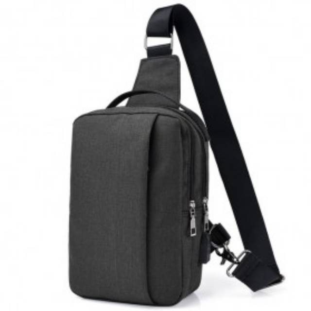 Crossbody Tas Selempang dengan USB Charger Port OMBG4PGY