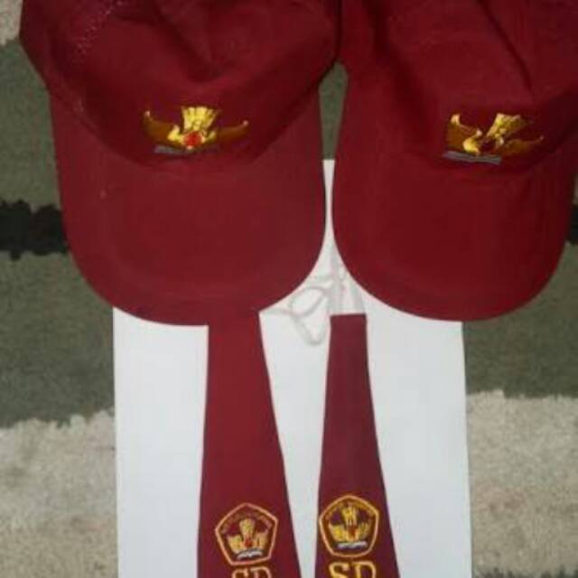 Topi dasi sd