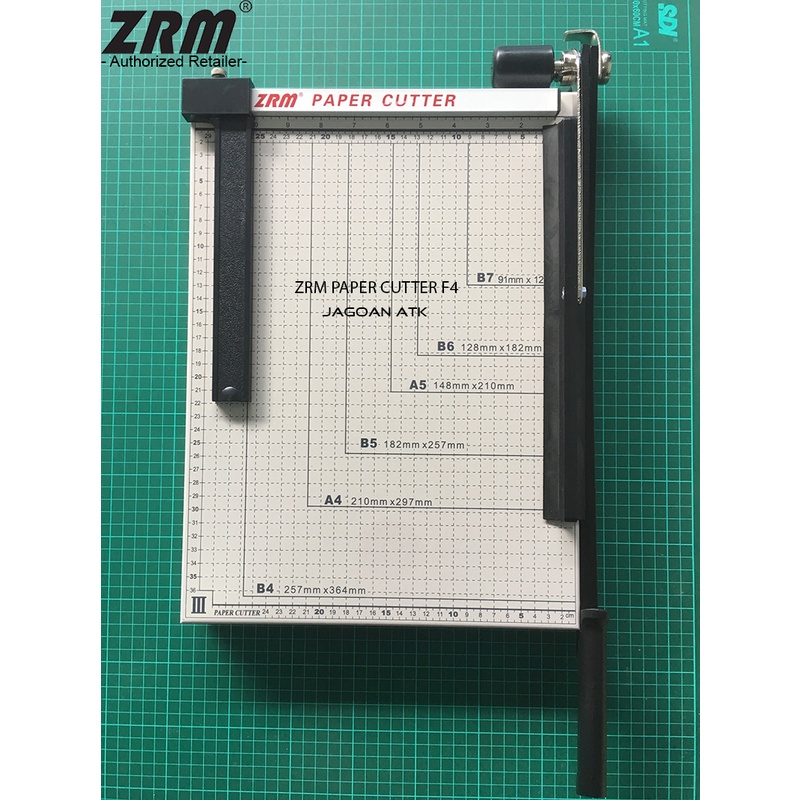 

Paper Cutter Besi Ukuran F4 (Folio) / 15"X10" ZRM 1510