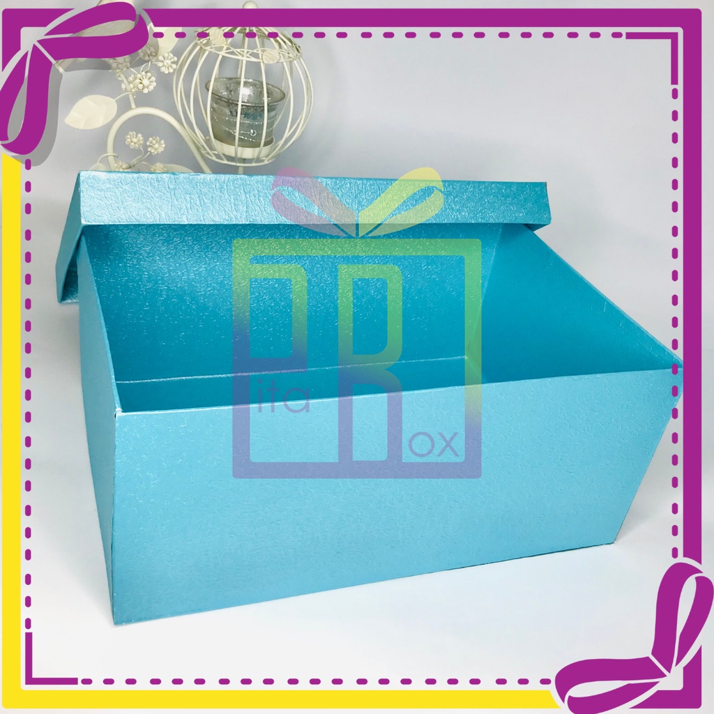 

(33x22x15 cm) Box kotak kado polos FREE pita / Gift Box hampers hadiah parcel packaging [gosend/grab only]