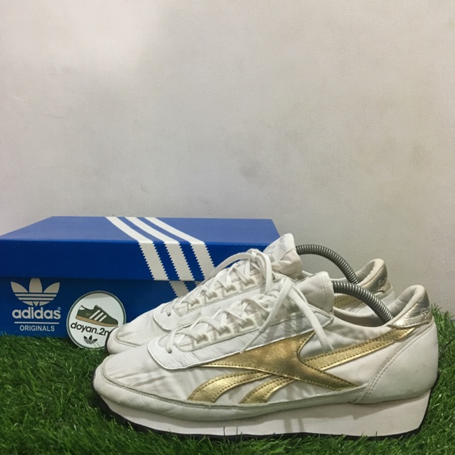 Reebok aztec classic white gold stripes WL