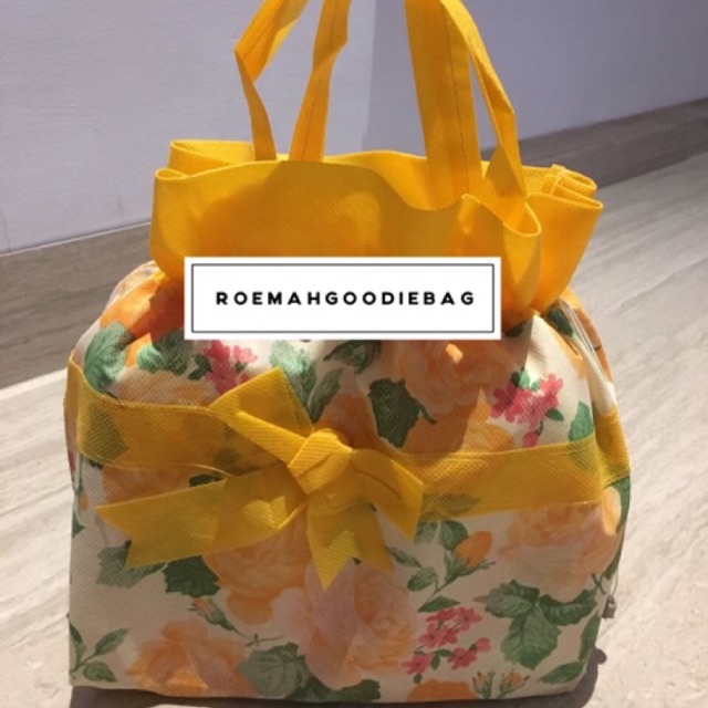 

Tas Spunbond Serut S/Tas Goodiebag/Tas Souvenir/Tas Spondbond