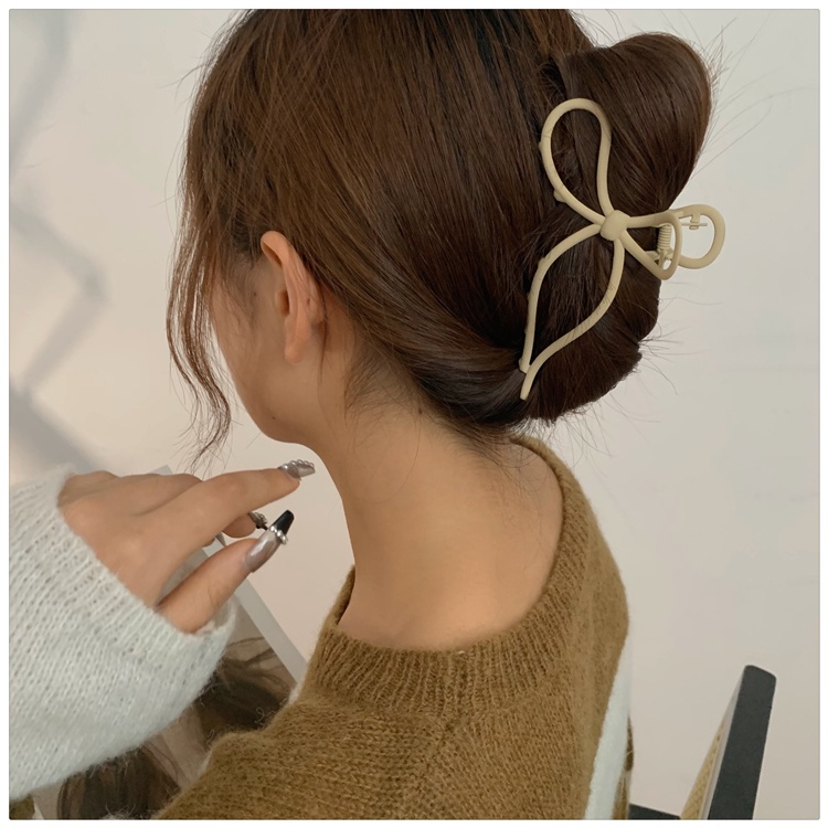 AY(CN) Jepit Rambut Model Hollow Bentuk Ikan Hiu Gaya Korea Untuk Wanita