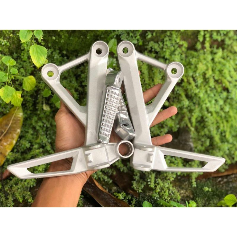 POSTEP PROSTEP FOOTSTEP BELAKANG CB150R LED ORIGINAL