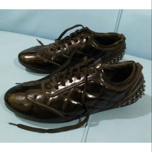 BURBERRY SNEAKER
authentic (second)