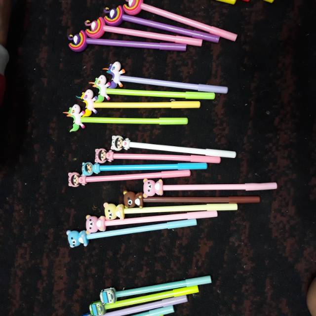 

Bulpoin dengan karakter lucu dengan banyak pilihan warna dan bentuk...