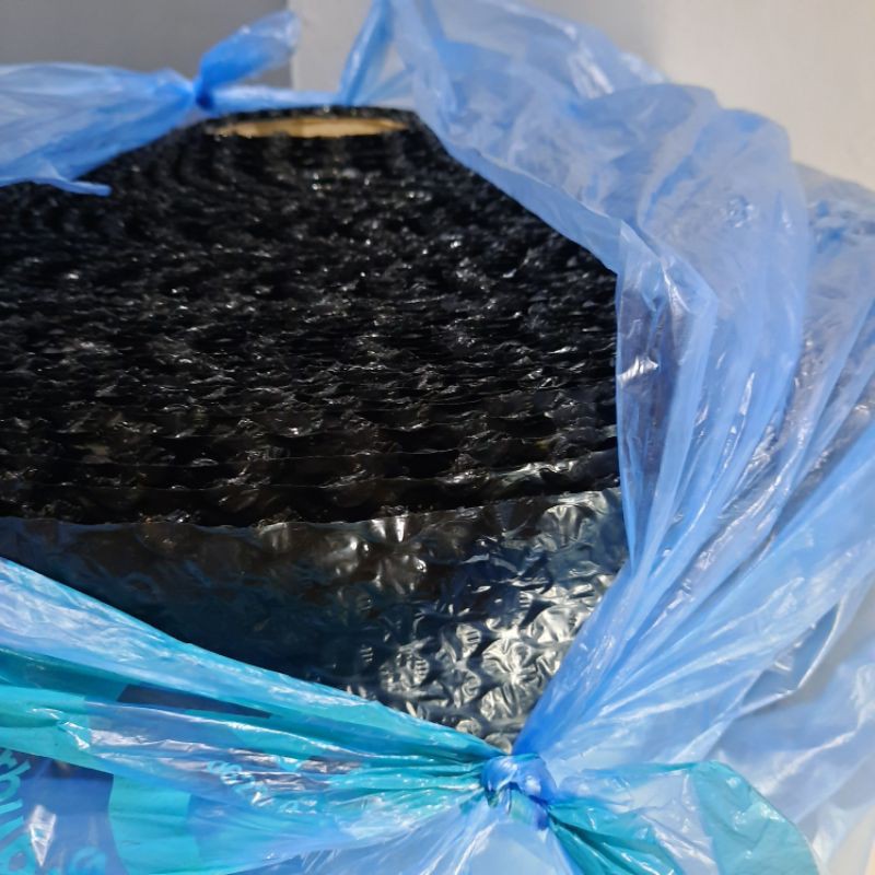 Bubble Wrap ukuran 125 cm x 100 cm / 1.25 m x 1 m warna hitam