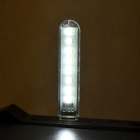 1pc Lampu Tidur 8 LED Mini Bentuk U Disk Dengan Port USB