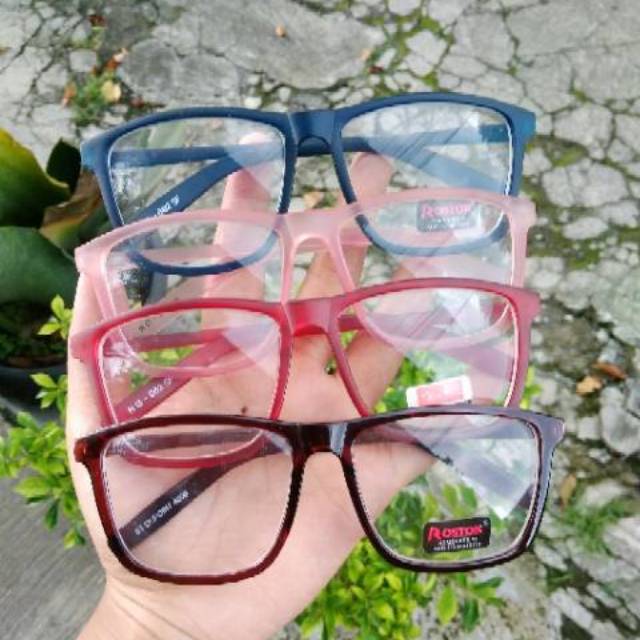 Kacamata frame kotak besar