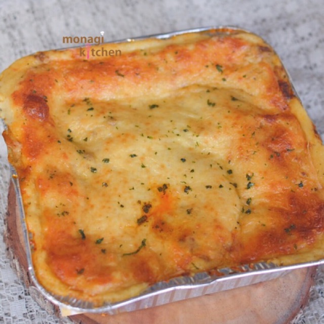 

LASAGNA Beef/Chicken & Mushroom - Medium Size 20 x 20 cm Pasta