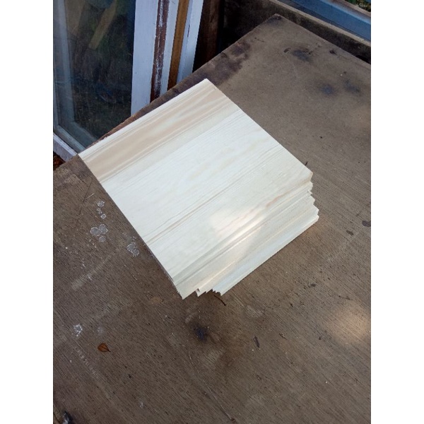 

Kayu Kerajinan Ukuran 20x20x1,5 cm Kayu Pinus Jati Belanda Serat Jerman Kualitas Super Sudah Serut Halus Finishing Rata Presisi 4 Sisi Kayu Putih Halus Hambalan Rak Dinding Gantung Tempel Bisa Custom Ukuran Sesuia Kebutuhan
