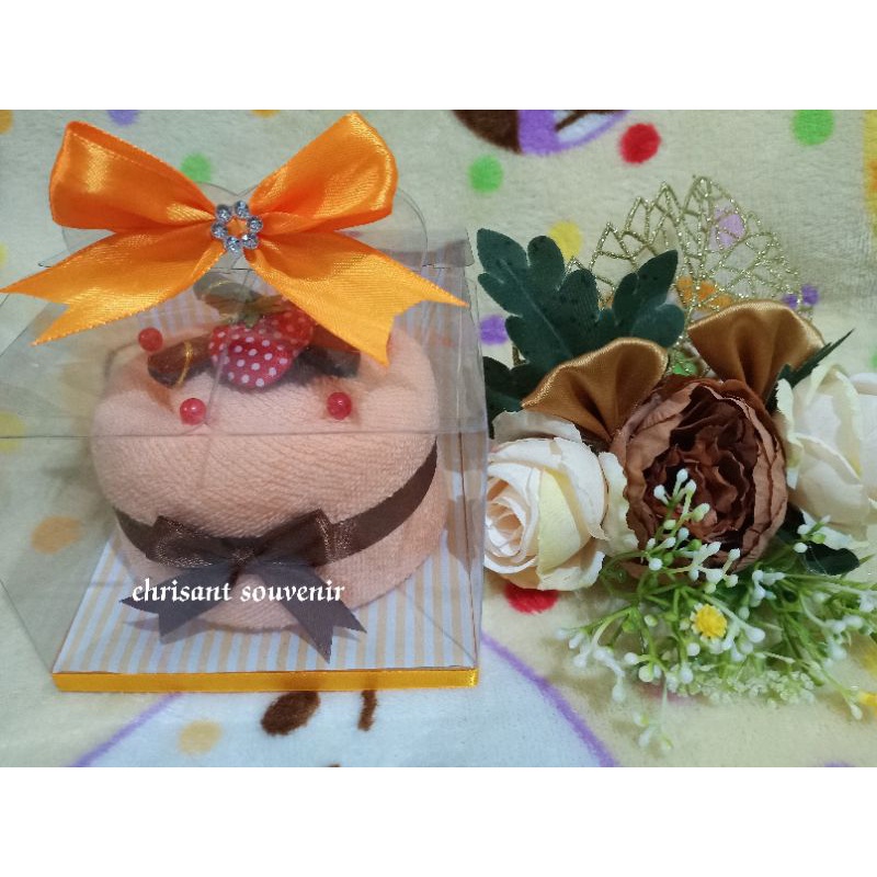 hampers / souvenir handuk cake