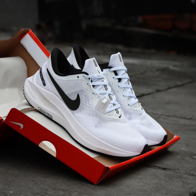 Nike air zoom run guide white black / Sepatu nike / Sepatu Pria / Sepatu wanita